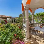 2 Bedroom Lovely In *
