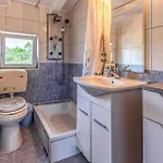 2 Bedroom Lovely In Medulin