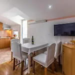 2 Bedroom Lovely In Apartmán