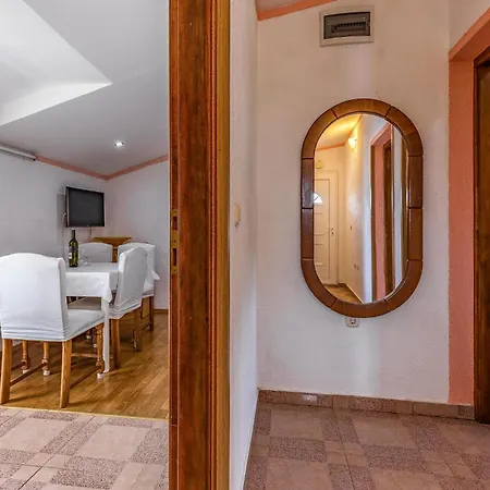 Apartmán 2 Bedroom Lovely In *