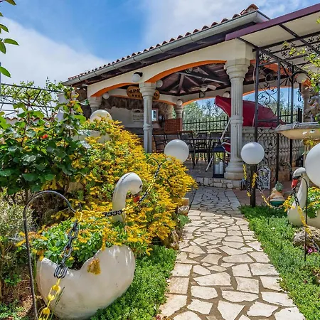 2 Bedroom Lovely In Medulin